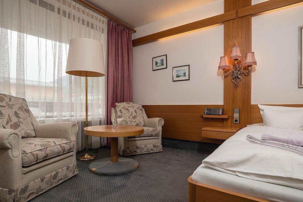 Kronen Hotel 바드리에벤젤 외부 사진