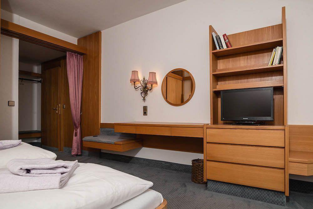 Kronen Hotel 바드리에벤젤 외부 사진