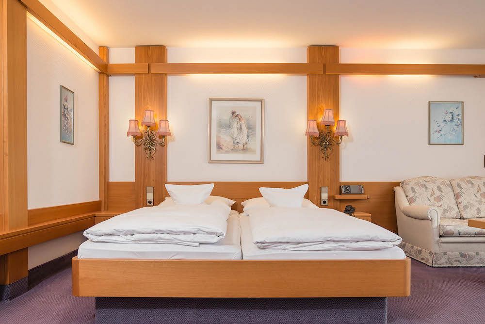 Kronen Hotel 바드리에벤젤 외부 사진